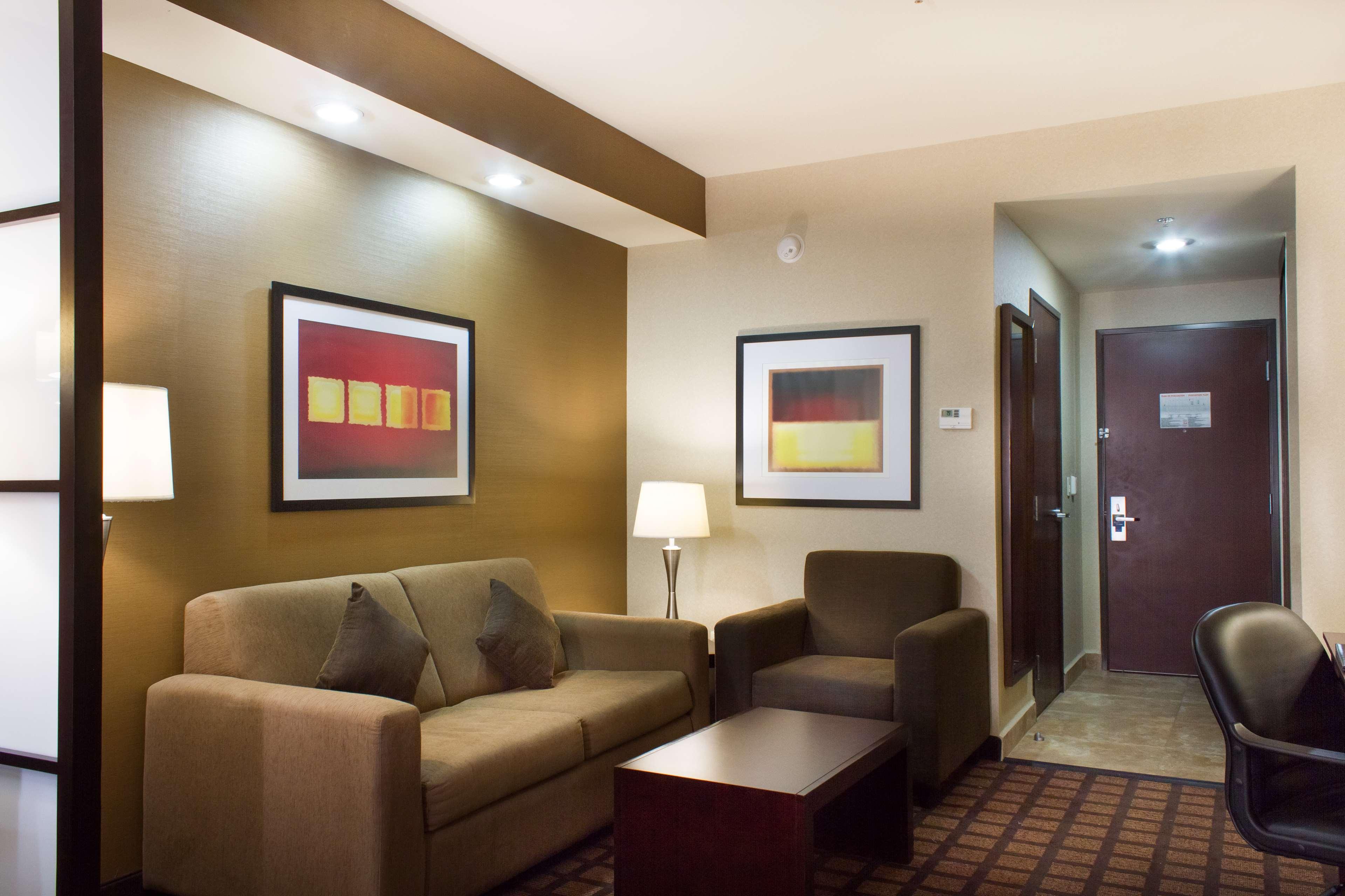 Best Western Premier Monterrey Aeropuerto Apodaca Eksteriør billede Suite at the Residence Inn