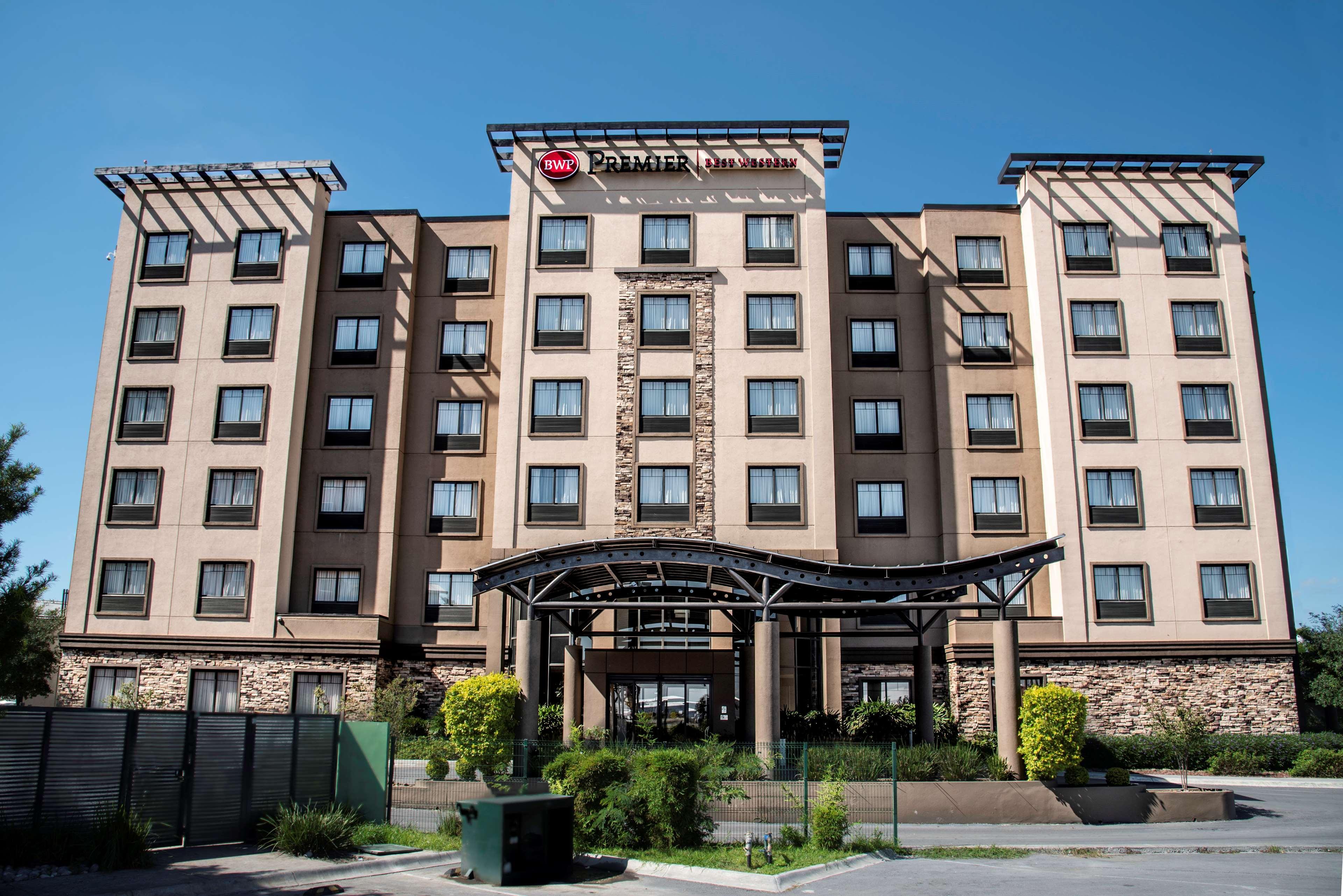 Best Western Premier Monterrey Aeropuerto Apodaca Eksteriør billede The hotel in 2011