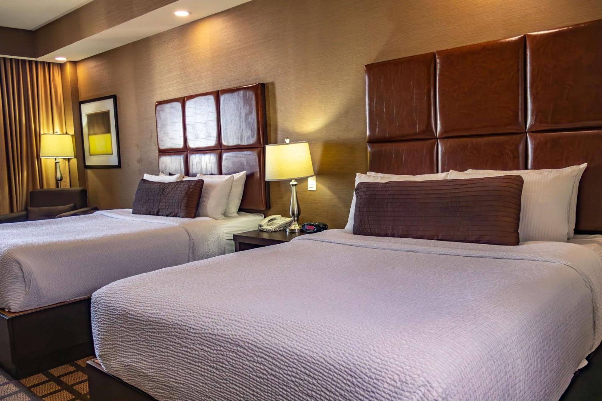 Best Western Premier Monterrey Aeropuerto Apodaca Eksteriør billede A typical guest room at the Hilton Garden Inn