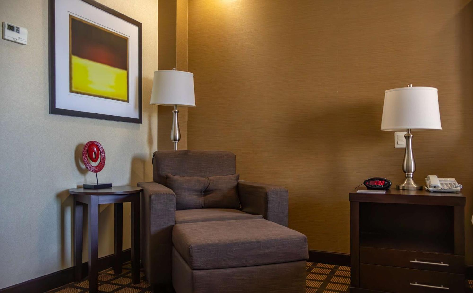 Best Western Premier Monterrey Aeropuerto Apodaca Eksteriør billede A room at the Residence Inn