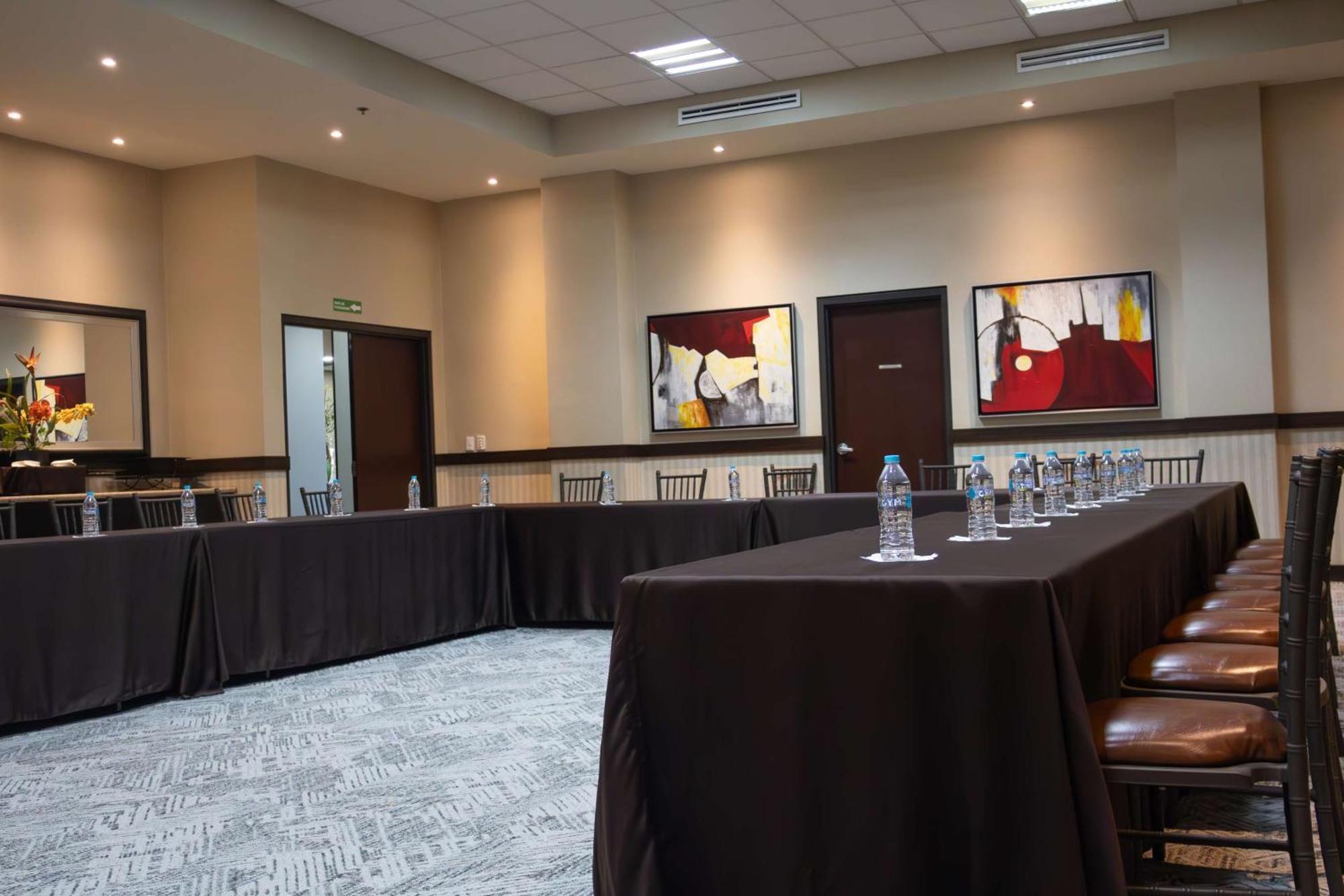 Best Western Premier Monterrey Aeropuerto Apodaca Eksteriør billede Meeting room
